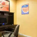 Quality Inn & Suites I-35 Near Frost Bank Center 
